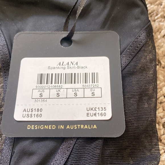 SPANKING SKIRT - Picture 2 of 4